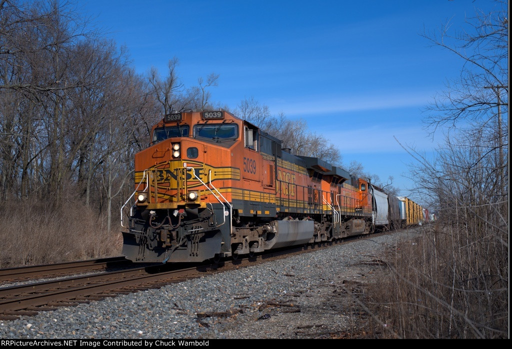 BNSF 5039 Southbound at Nicholas Rd